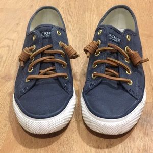 Navy blue sperrys